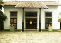 The Villa Bentota by KK Collection Отели рядом с достопримечательностью «Баутик 87»