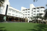 Hotel Express Residency Vadodara Hotel dekat ISKCON Temple