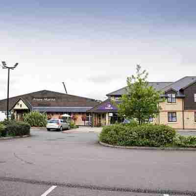 Premier Inn Bedford (Priory Marina) Hotel Exterior