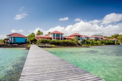 Les Villas du Lagon Hotels near Baie du Simon