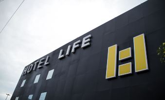 Life Hotel