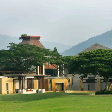 Kirimaya Golf Resort Spa Отели рядом с достопримечательностью «Wat Tha Chang»