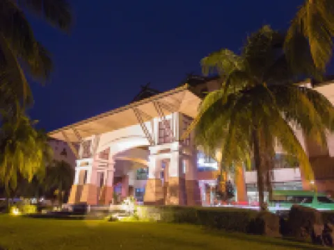 巴淡島度假假日酒店 鄰近Batam International University的酒店