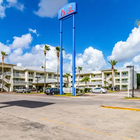 Motel 6 Corpus Christi, TX - North Отели в г. Корпас Кристи