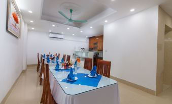 Hanoi Luxury House & Travel - Housity