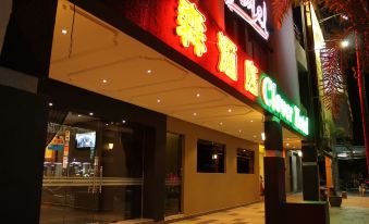 Clover Hotel - Housity