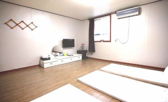 Songnisan Grand Hotel & Condo - Housity