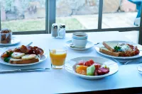 Colonial Terrace Motor Inn Hotels in Heatherbrae