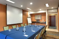 鹽湖城機場萬楓套房飯店