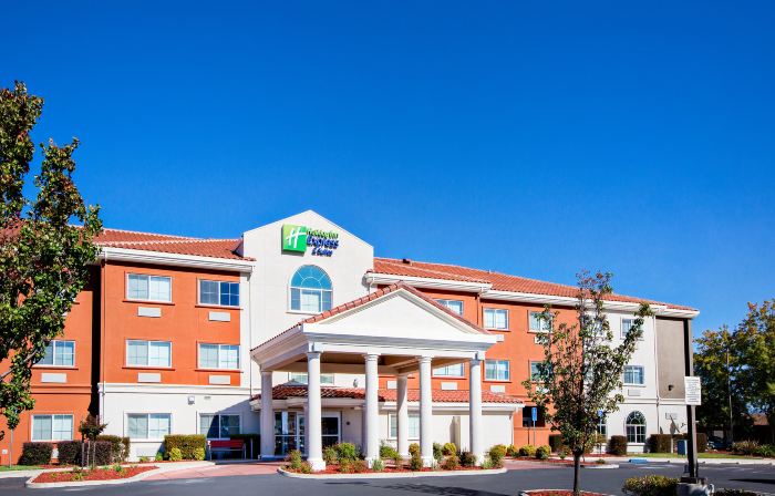 Holiday Inn Express & Suites OROVILLE LAKE by IHG