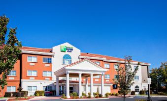 Holiday Inn Express & Suites Oroville Lake