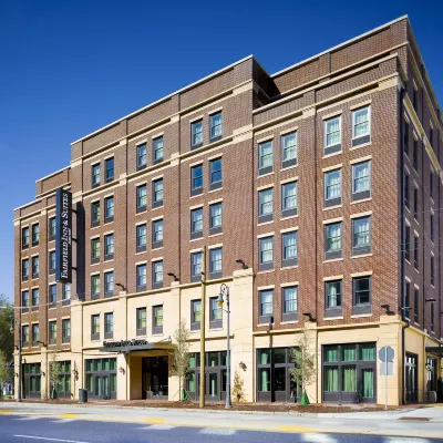 Fairfield Inn & Suites Savannah Downtown/Historic District Hotels near Savannah River
