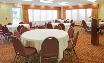 Holiday Inn Express Leesville-FT. Polk