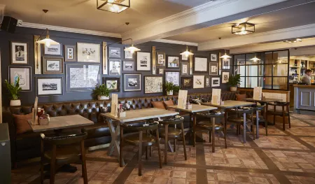 The Bluebird Inn at Samlesbury Отели в г. Рибл Вэлли Дистрикт