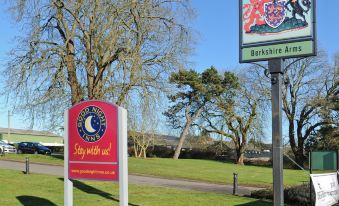 Berkshire Arms by Chef & Brewer Collection