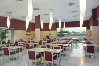 Holiday Inn Express Madrid - Alcorcon فنادق في فيلافيسيوسا دي أودون