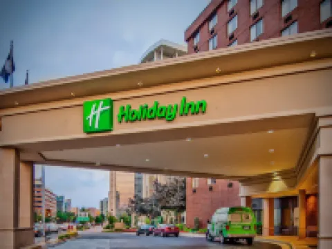Holiday Inn ARLINGTON AT BALLSTON by IHG Hotels near Arlington National Cemetery
