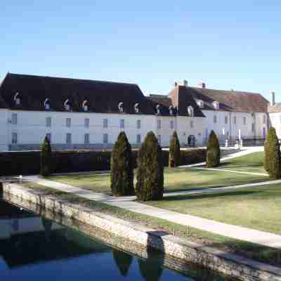 Chateau de Gilly Hotel Exterior