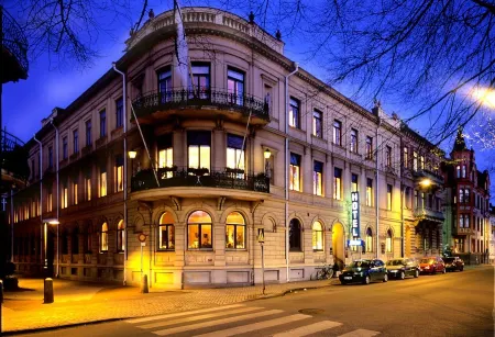 Hotel Park Allé Отели в г. Farlov