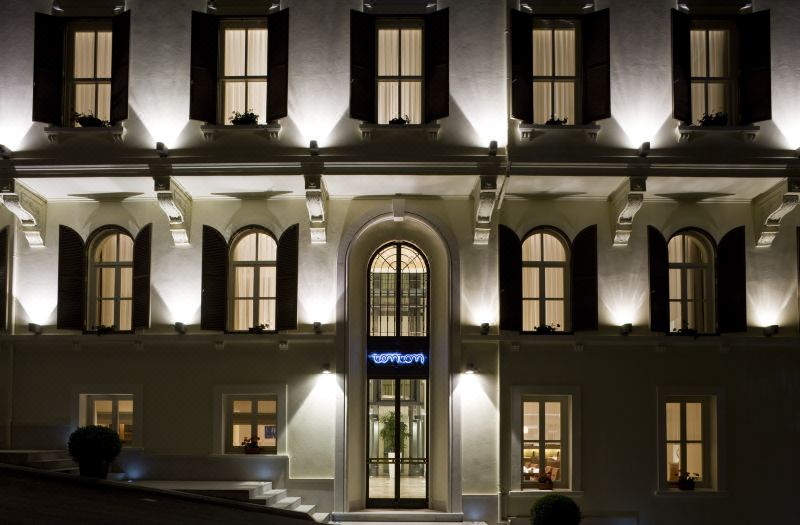 Tomtom Suites