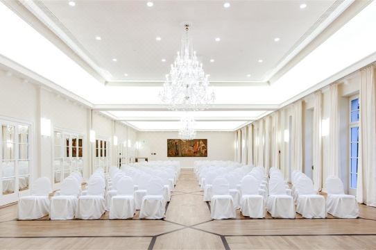 파사네리 호텔 레스토랑