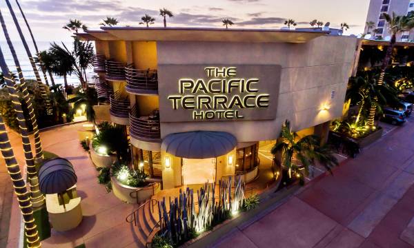Pacific Terrace Hotel