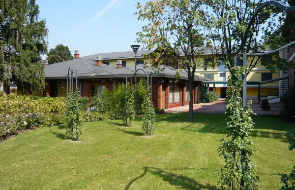 莫妮卡費奧拉酒店