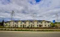 Lake Country Inn Hotels near Kangaroo Creek Farm