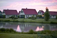 Center Parcs Sandur Emmen Hotels near Wildlands