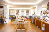 Costa d'Oiro Ambiance Village Hotels in Lagos