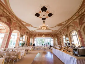 Hôtel Eden Palace Au Lac