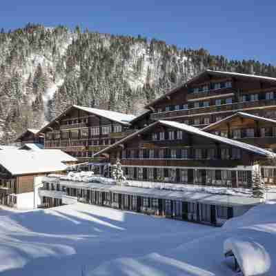 HUUS Gstaad Hotel Exterior