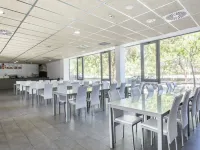 達米亞·鮑特大學公寓 馬瓦瑞薩海灘附近的飯店