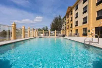 La Quinta Inn & Suites by Wyndham Bonita Springs Naples N. Hotels in Bonita Springs