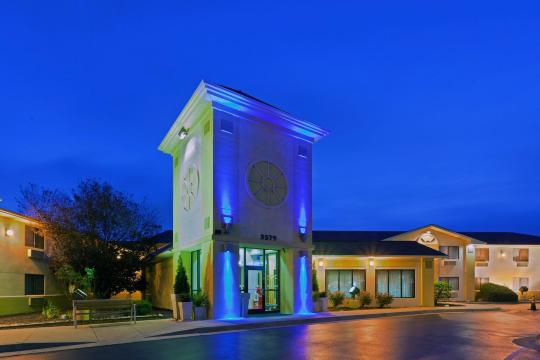 Country Inn & Suites by Radisson, Frederick, MD