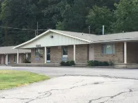 Imperial Lodge Hotels in Humphreys County