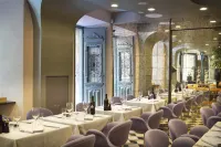 Vander Urbani Resort - a Member of Design Hotels Hôtels à : Center District