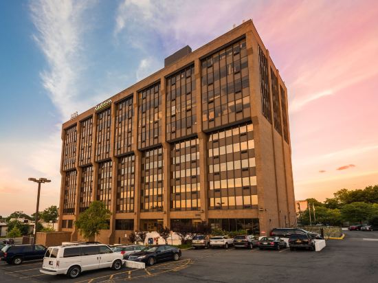 marriott hotels in new rochelle ny