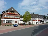 Akzent Hotel Zur Wasserburg - Hotel Garni Bed & Breakfast