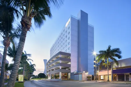 Aloft Cancun Отели рядом с достопримечательностью «Плайя Тортугас»