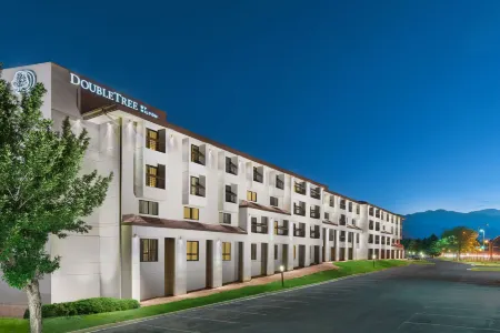 DoubleTree by Hilton Colorado Springs Отели в г. Стратмур