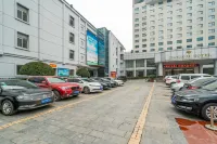 Zhoukou Hotel (Zhoukou Wanshunda Department Store) - Park Yeri