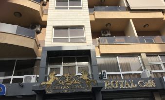 Crown Royal Hotel Tyr