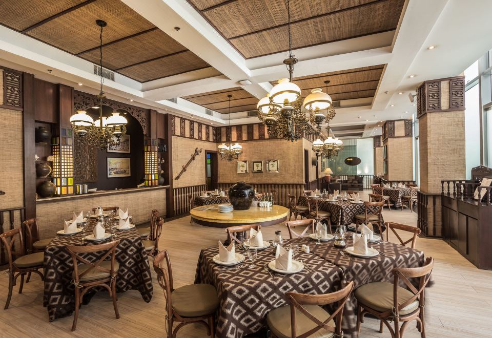 [더 알파 스위트의 다이닝 공간 이미지]