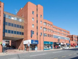 Travelodge Leeds Central