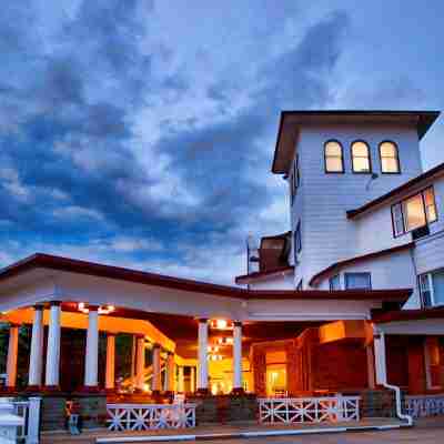 Historic Summit Inn Hotel Exterior