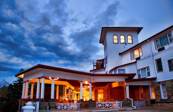 歷史性首腦會議酒店