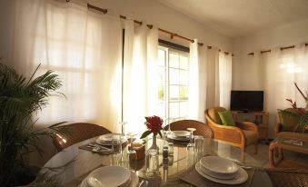 Royal Palms Hotel - Housity