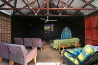 Coral Beach Lodge Hotels in Port Douglas