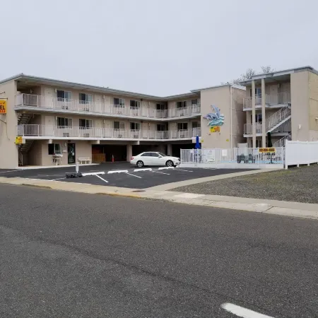 Bay Breeze Motel
